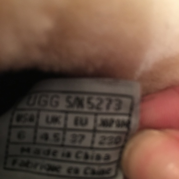 Ladies Black lace UGG boots mid with cream cuff - Picture 4 of 8